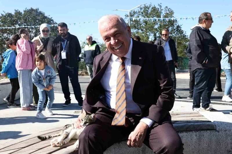 Nilüfer Belediye Başkanı Şadi Özdemir Merkezi gezdi