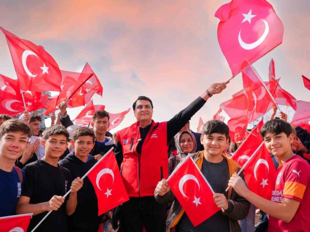 Şehitkamil Belediye Başkanı Umut Yılmaz 29 Ekim Cumhuriyet Bayramı mesajı yayımladı