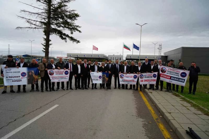 Türkiye'nin Avrupa'ya yönelik ihracat yüklerini taşıyan TIR şoförleri, Schengen bölgesindeki 90 gün