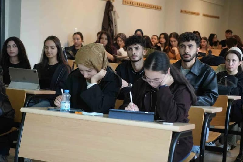 YÖK üniversitelere yönelik ders sayılarının azaltılması ve müfredatların sadeleştirilmesi çağrısıyla yükseköğretimde yen