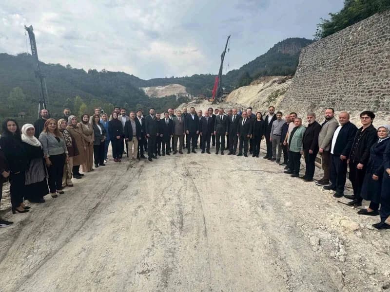 Ünye-akkuş-niksar yolunun 5. Kilometresindeki Kale mevkisinde meydana gelen heyelanın yol açtığı tahribatın giderilmesi