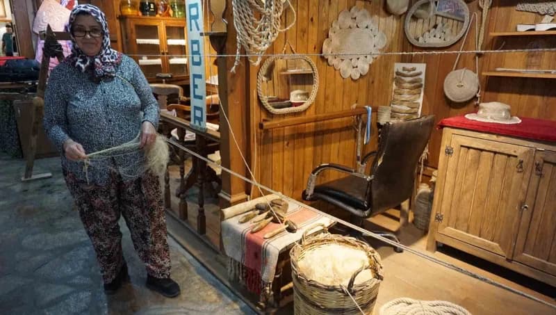 İstanbul'un fethinden Kurtuluş Savaşı'na kadar tarihe yön veren asırlık urgan (Halat) sanatı, teknolojinin gölgesinde yo