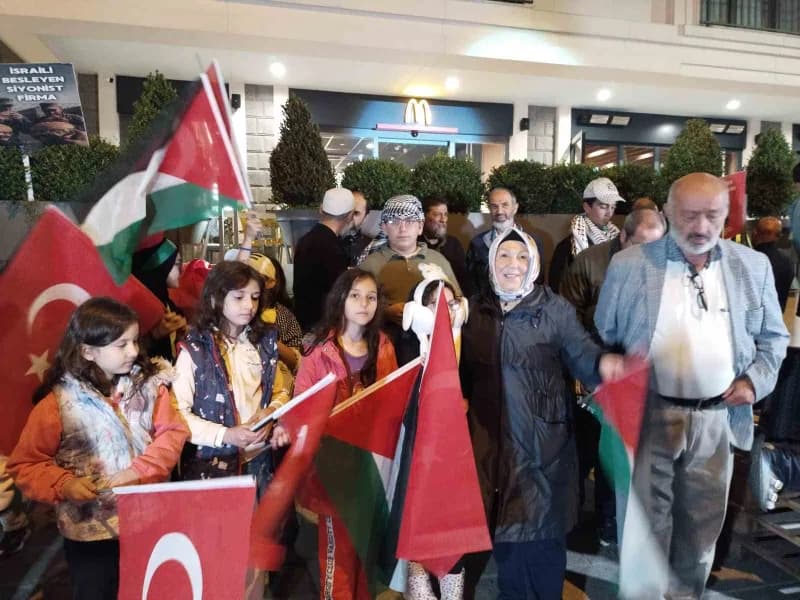 Üsküdar Bahçelievler Mahallesi Kaldırım Caddesi'nde bir yıl boyunca aralıksız sürdürülen protesto ve boykot eylemlerinin