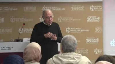 Dr. Yavuz Dizdar, Kocaeli Kitap Fuarı'nda ultra işlenmiş gıdalar hakkında konuşuyor
