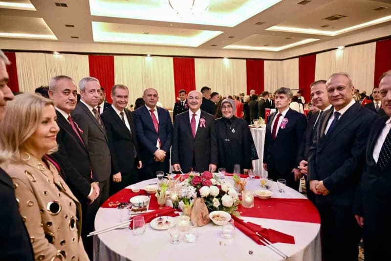 Cumhuriyetimizin 103. Yıl dönümü dolayısıyla Denizli’de düzenlenen kabul töreni, protokol üyeleri, ş