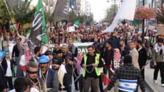Van’da binlerce kişi ellerinde Türk ve Filistin bayraklarıyla Maraş Caddesi’nde yürüyüş yapıyor