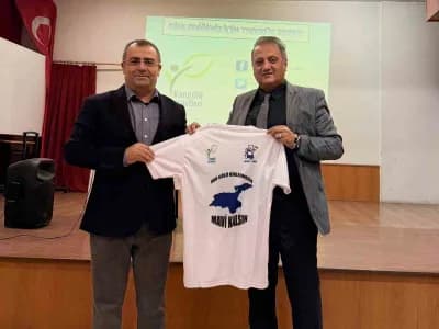 Van İpekyolu Borsa İstanbul Fen Lisesi öğrencilerine Van Gölü Havzası farkındalık eğitimi veriliyor