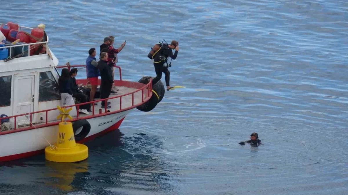 Van Gölü'ndeki mikrobiyalitlerden numune alan bilim insanları, elde edilen sonuçları Salda Gölü ve gelecekte Mars'tan ge