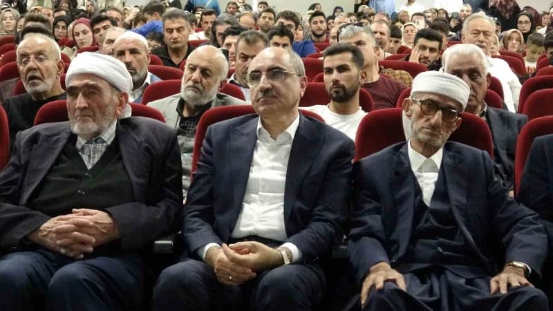 İlim Yayma Cemiyeti Van Şubesi tarafından düzenlenen "İlme ve Ulemaya Vefa 2026" programı kapsamında "Yılın Âlimleri ve