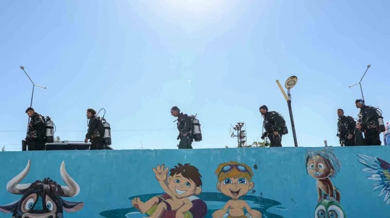 Van İtfaiye Dairesi Başkanlığı bünyesinde görev yapan Su Altı Arama ve Kurtarma Ekibi, başta Van Gölü olmak üzere bölged