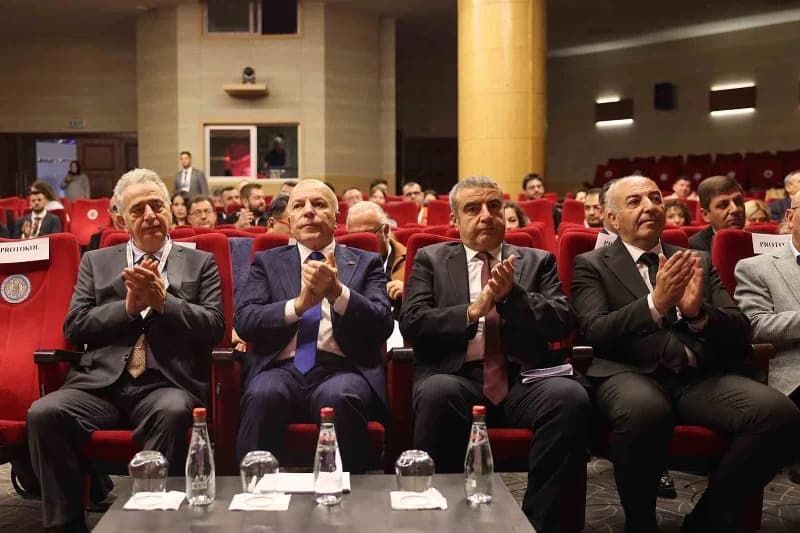 Atatürk Üniversitesi Veteriner Fakültesi Besin/Gıda Hijyeni ve Teknolojisi Anabilim Dalı ev sahipliğinde düzenlenen XI.