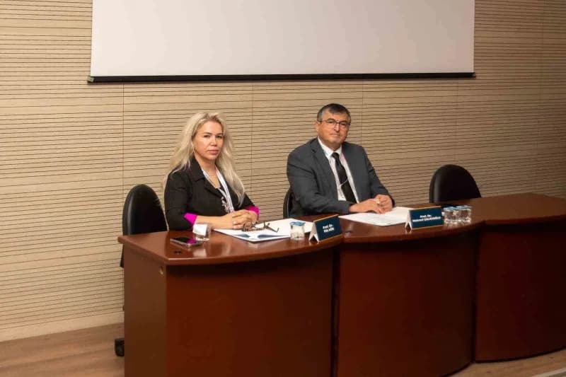 Atatürk Üniversitesi Veteriner Fakültesi Besin/Gıda Hijyeni ve Teknolojisi Anabilim Dalı ev sahipliğinde düzenlenen XI.