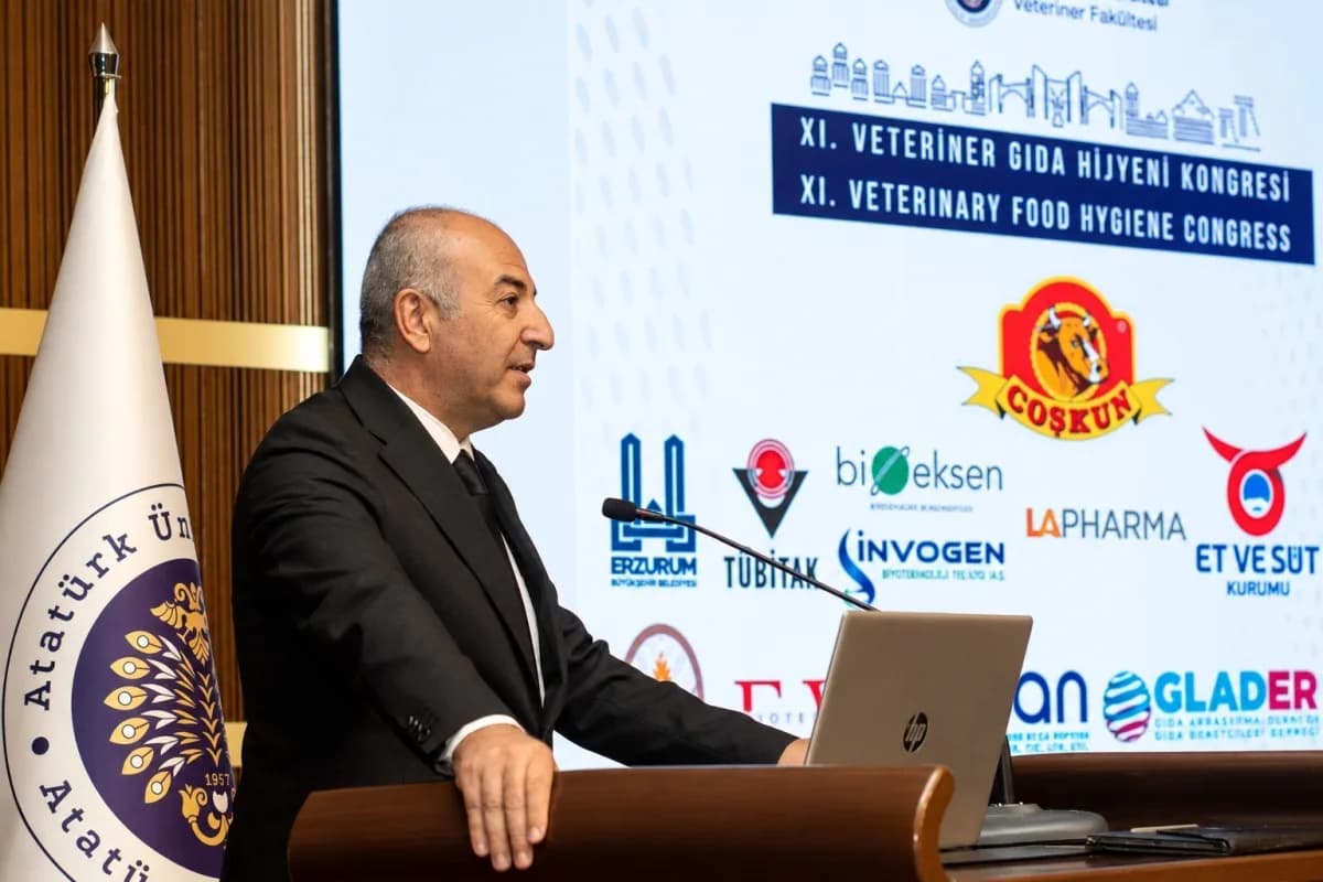 Atatürk Üniversitesi Veteriner Fakültesi Besin/Gıda Hijyeni ve Teknolojisi Anabilim Dalı ev sahipliğinde düzenlenen XI.