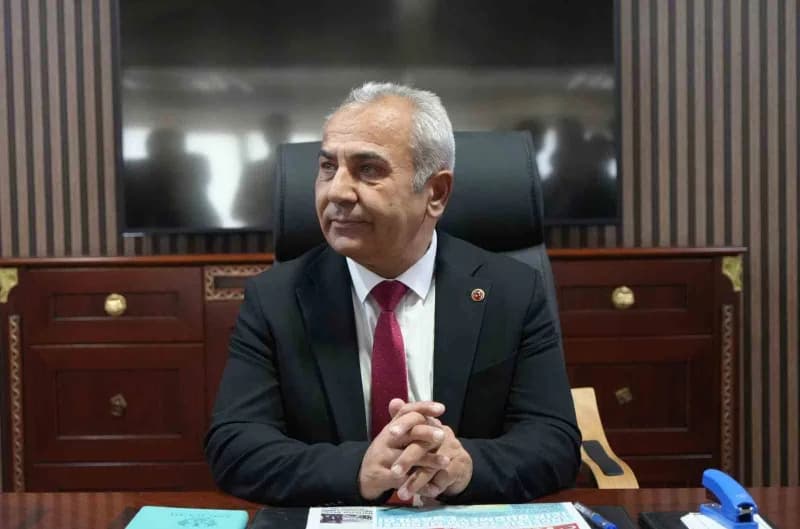 Yahşihan Belediyesi binası ve AK Partili Hamdi Açıkgöz’ün belediye meclisinde başkanvekili seçilmesi