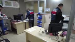 Yahşihan Belediyesi önünde polis ekipleri ve operasyon araçları