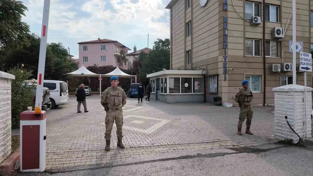 Yahşihan Belediyesinde Jandarma ekiplerince arama yapıldı
