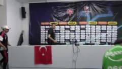Muğlaspor Teknik Direktörü Yalçın Koşukavak maç sonrası basın toplantısında açıklama yapıyor