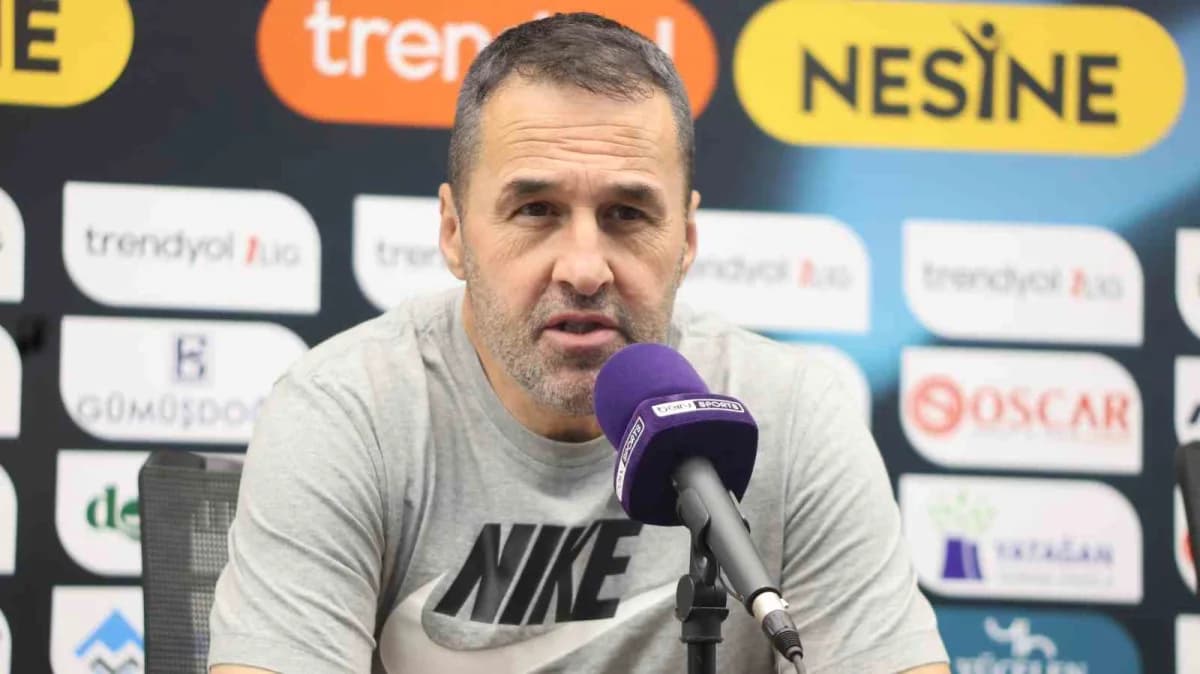 Muğlaspor Teknik Direktörü Yalçın Koşukavak maç sonrası basın toplantısında konuşuyor