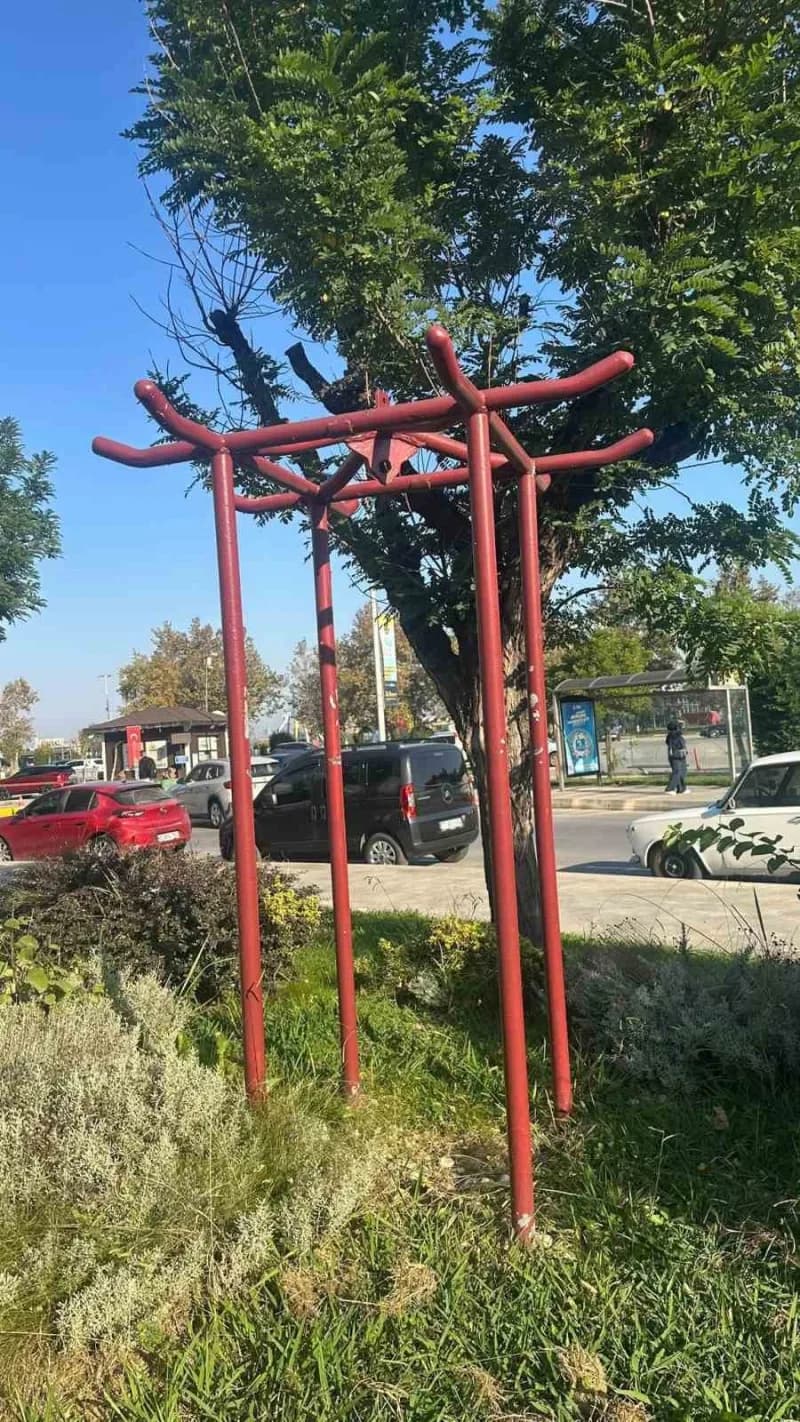 Yalova ile Japonya’nın Tonami şehri arasındaki kardeşlik ilişkilerinin simgesi olan 37 yıllık Japon Barış Çanı çalındı