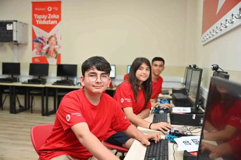 AI Startup Studio programında gençler yapay zekâ destekli dijital refah projeleri geliştiriyor