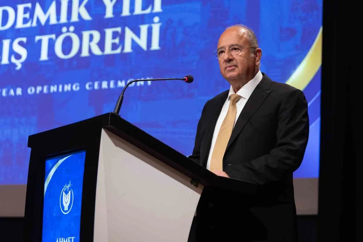 Yaşar Üniversitesi Mütevelli Heyet Başkanı Ahmet Yiğitbaşı, Akademik birikimi katma değere dönüştürdüklerini belirterek,