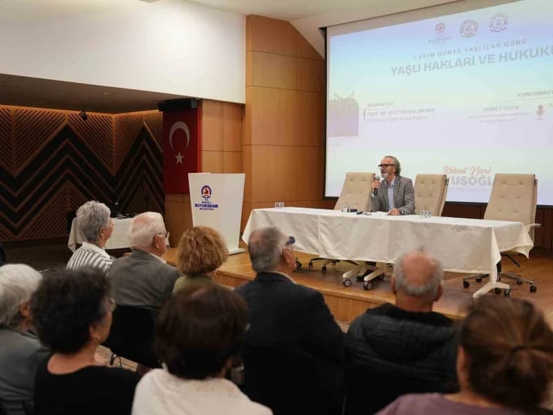 Denizli Büyükşehir Belediyesi, Dünya Yaşlılar Günü nedeniyle "Yaşlı Hakları ve Hukuku" başlıklı söyleşi düzenledi.