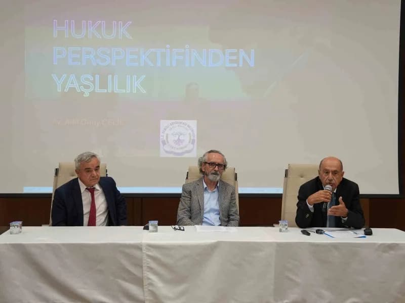 Denizli Büyükşehir Belediyesi, Dünya Yaşlılar Günü nedeniyle "Yaşlı Hakları ve Hukuku" başlıklı söyleşi düzenledi.