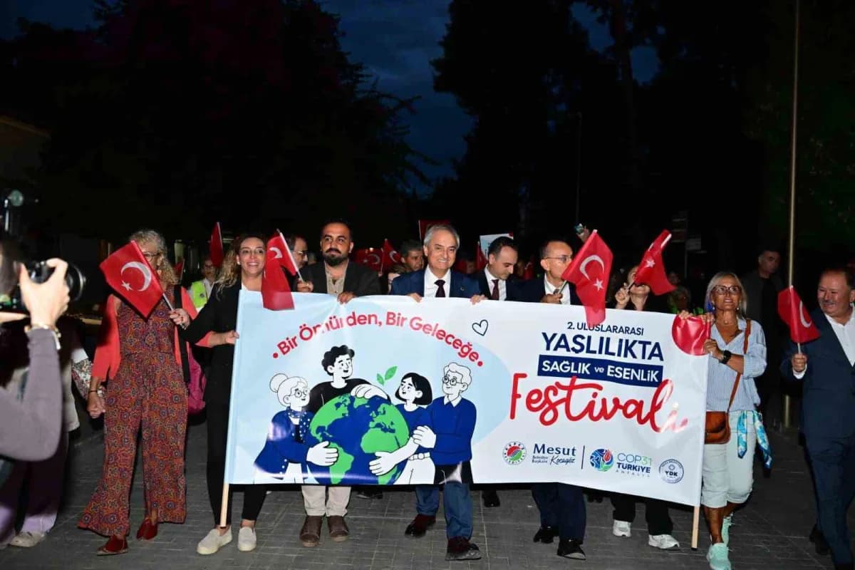 Kepez Belediyesi tarafından bu yıl ikincisi düzenlenen Uluslararası Yaşlılıkta Sağlık ve Esenlik Festivali, "Bir Ömürden