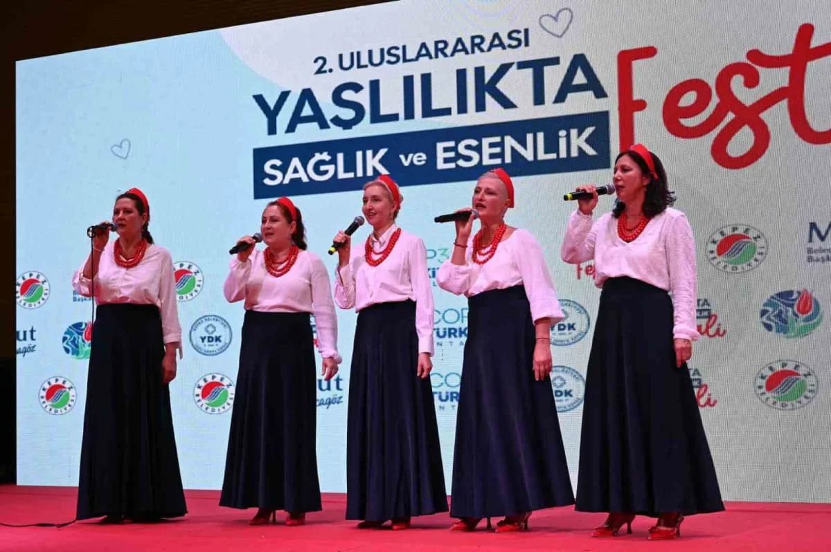 Üç gün boyunca farklı yaş ve kültürleri Bir araya getiren festival, müzik ve dansla gerçekleşen kapanış gösterisiyle son