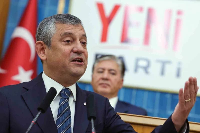 YENİ Parti Genel Başkanı Özgür Özel, "Bugün itibariyle YENİ Parti'nin üye sayısı bu sabah 753 bine ulaştı. Üye sayımız h