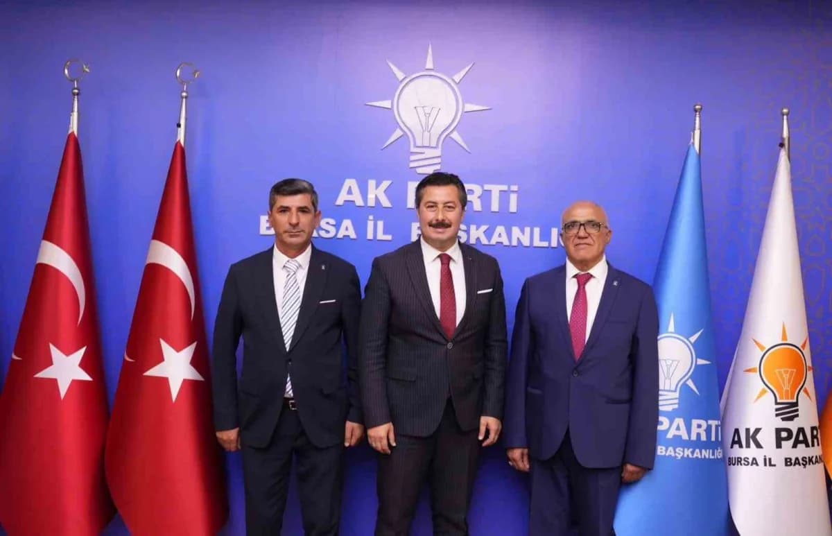 Yenişehir Belediyes Meclisi’nde bağımsız olarak görevlerini sürdüren Yalçın Ede ve Abdurrahman İletmiş, AK Parti’ye katı