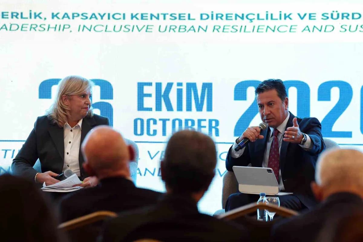 Muğla Büyükşehir Belediye Başkanı Ahmet Aras, Gaziantep’te düzenlenen ‘COP31’e Doğru: Yerel İklim Ey