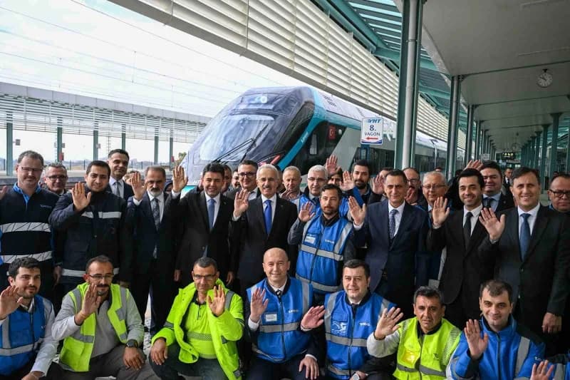 Ulaştırma ve Altyapı Bakanı Abdulkadir Uraloğlu, Türkiye Raylı Sistem Araçları Sanayii AŞ (Türasaş)