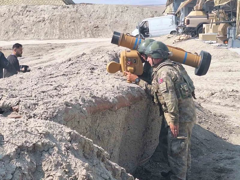 Ankara'nın Polatlı ilçesinde gerçekleştirilen Ateş Serbest-2026 Tatbikatı'nda keskin nişancı tüfekleri ve PANTER obüsler