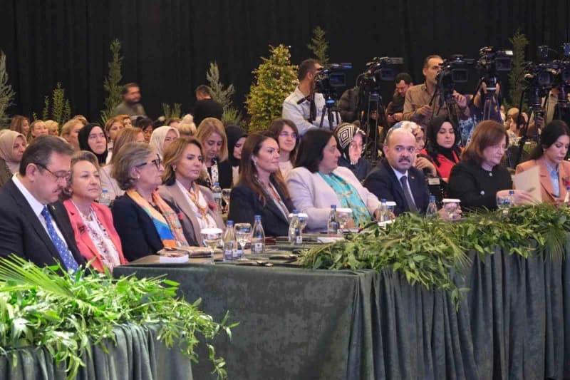 Gaziantep’te 'iklim, Çevre, Kadın' toplantıları kapsamında 'yöneten Kadın Liderler Forumu’ düzenlendi