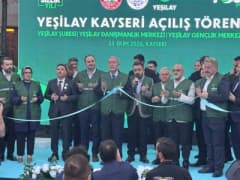 Yeşilay Genel Başkanı Mehmet Dinç ve protokol üyeleri Kayseri’de yeni Yeşilay hizmet binasının açılı