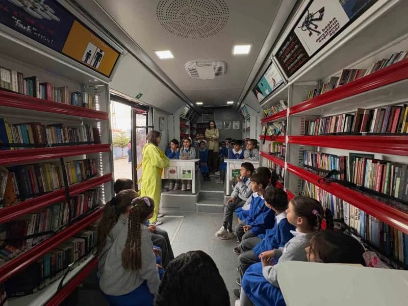 Yeşilay’dan Selim’de öğrencilere kitap ve farkındalık buluşması(Kars-iha)