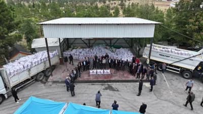 Yeşilyurt Belediyesi tarafından üreticilere dağıtılan arpa çuvalları töreni