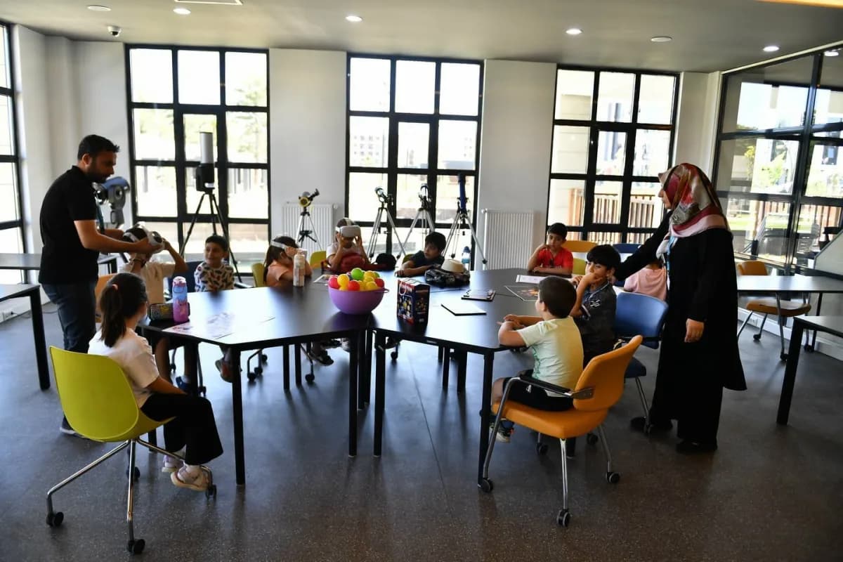 Yeşilyurt Bilim Merkezi’nde 1.500 öğrenci Bilim ve teknolojiyle buluştu