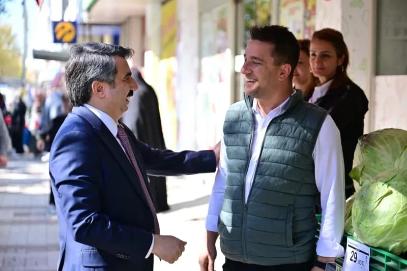 Yıldırım Belediye Başkanı Oktay Yılmaz, mahalle ve esnaf ziyaretlerine ara vermeden devam ediyor. Başkan Oktay Yılmaz, s