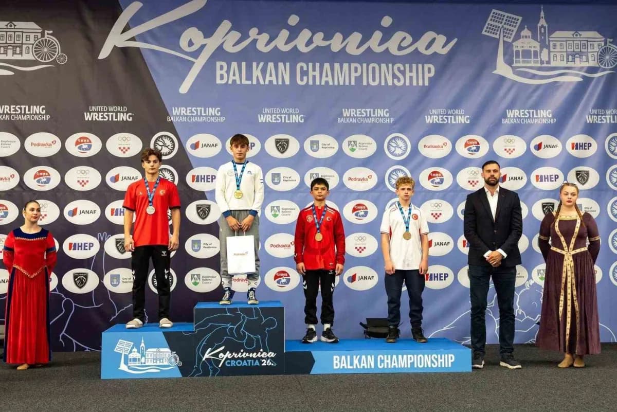 Yıldırım Belediyespor Kulübü’nün genç güreşçileri, Hırvatistan’da düzenlenen U17 Balkan Güreş Şampiyonası'nda iki madaly