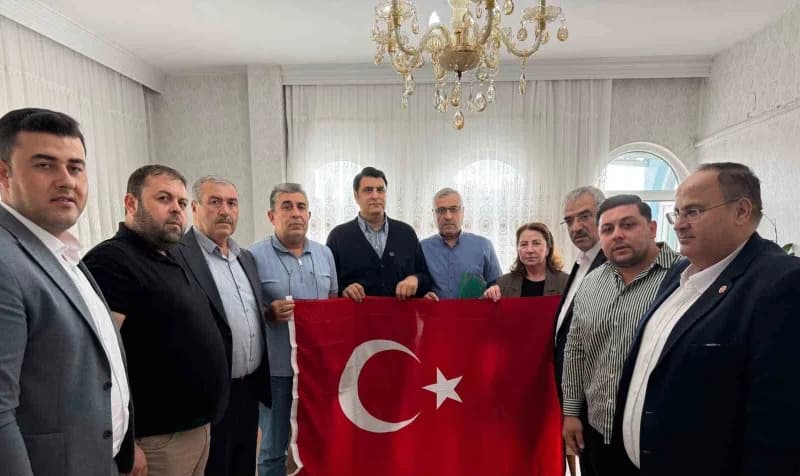 Şehitkamil Belediye Başkanı Umut Yılmaz, 1995 yılında Bingöl’de şehit düşen İsmet Bayındır’ın ve 201