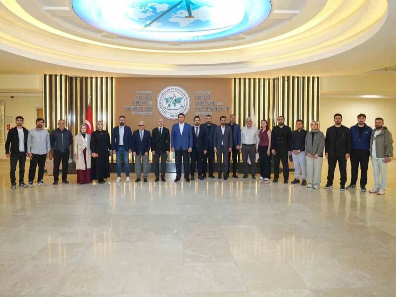 Şehitkamil Belediye Başkanı Umut Yılmaz, Gaziantep İslam Bilim ve Teknoloji Üniversitesi’ni ziyaret