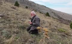 Yozgat Akdağ zirvesinde ezan okuyan ve namaz kılan Süleyman Kandemir