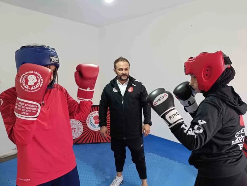 Yozgat Boks İl Temsilcisi ve Boks Antrenörü Gültekin Aslan, 17-25 Ekim 2026 tarihlerinde Trabzon'da düzenlenecek Üst Min