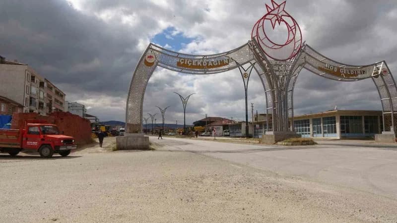 İç Anadolu Bölgesi'nin iki komşu ilçesi olan Yozgat’a bağlı Yerköy ile Kırşehir’e bağlı Çiçekdağı arasındaki sınır, Türk