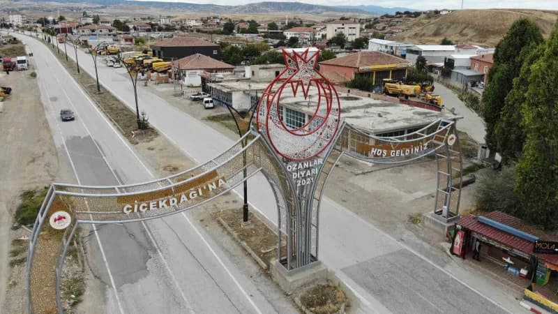 İç Anadolu Bölgesi'nin iki komşu ilçesi olan Yozgat’a bağlı Yerköy ile Kırşehir’e bağlı Çiçekdağı arasındaki sınır, Türk