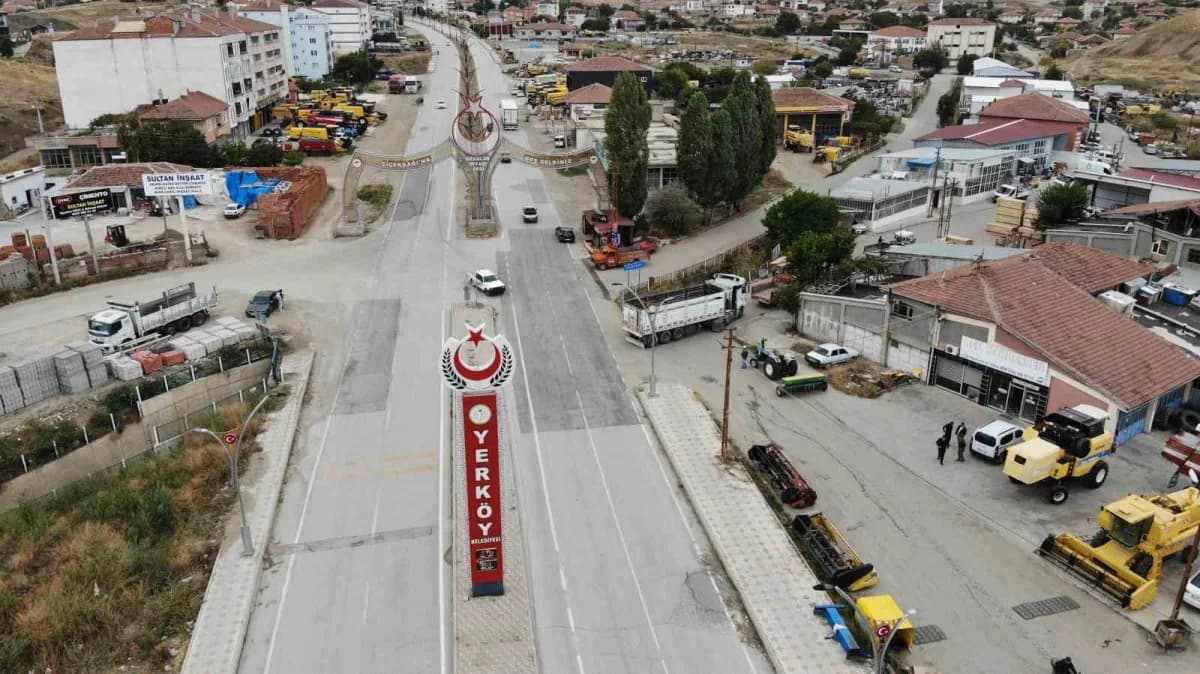 Yozgat Yerköy ile Kırşehir Çiçekdağı ilçeleri arasındaki sınır sokak ortalarından geçen yerleşim alanı