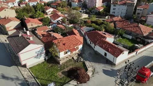 Yozgat Şehit Abdi Duyar Sokak’ta tarihi doku koruma kapsamında yenilenmiş sokak ve cepheler