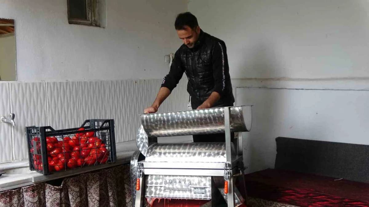 Yozgat'ın Sorgun ilçesinde yaşayan üç arkadaş doğal, hijyenik ve ekonomik olmasının yanı sıra eşlerine de yardımcı olmak